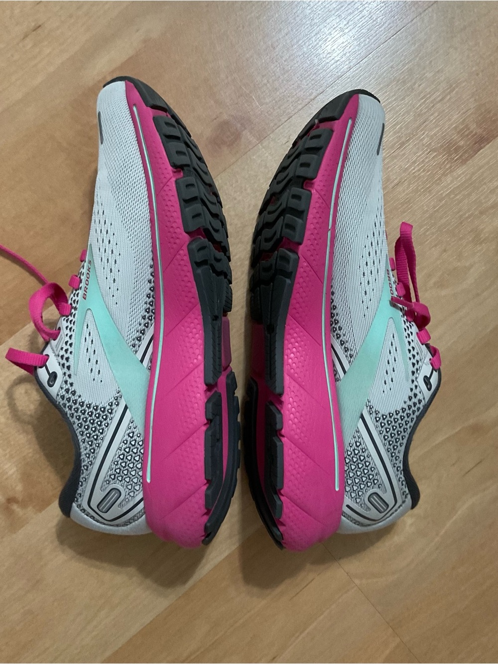 Brooks Ghost 14 Women's Running Shoes with Pink and Mint Accents - Picture 3 of 11